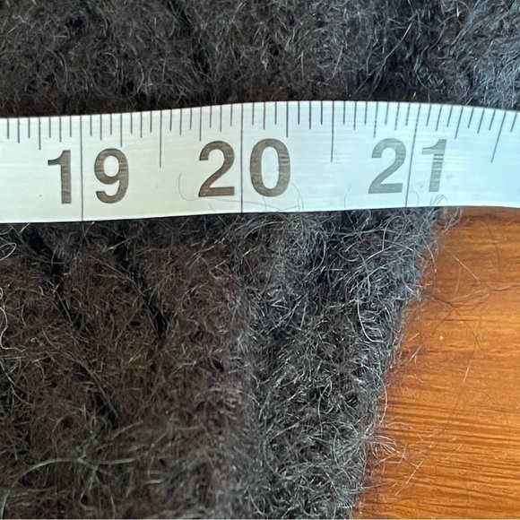 Northern Isles women’s cable knit V Neck Sweater Size Large mohair acrylic black - Picture 8 of 8
